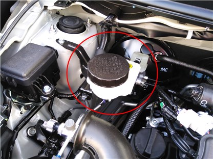 車のビックリマークには三角や丸がある 表示した時の原因と対応は くるまいこドットコム